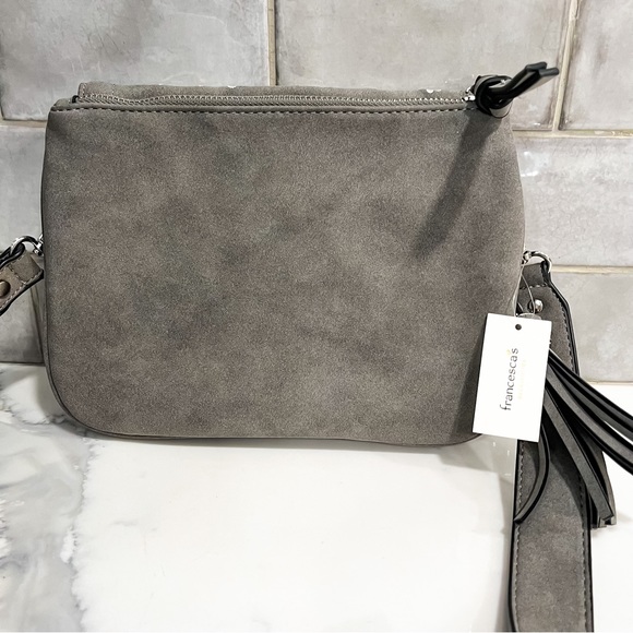 NWT Francesca’s Accessories Alana Crossbody w/ Flowers - Gray/White - Picture 4 of 5